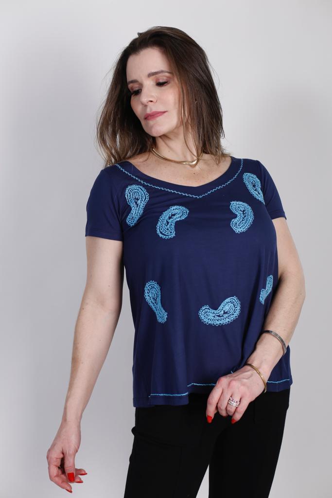 Blusa Feminina com Bordados